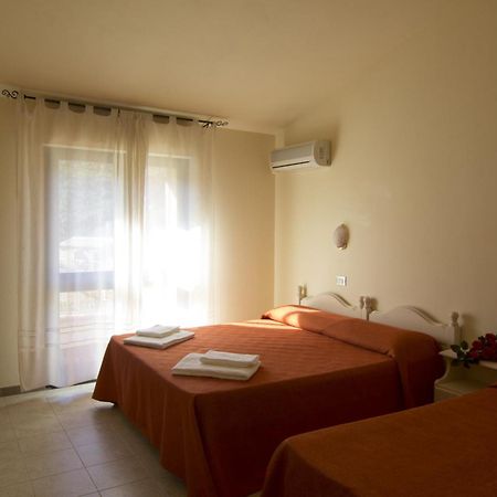 Agriturismo Sa Rocca Iglesias Værelse billede