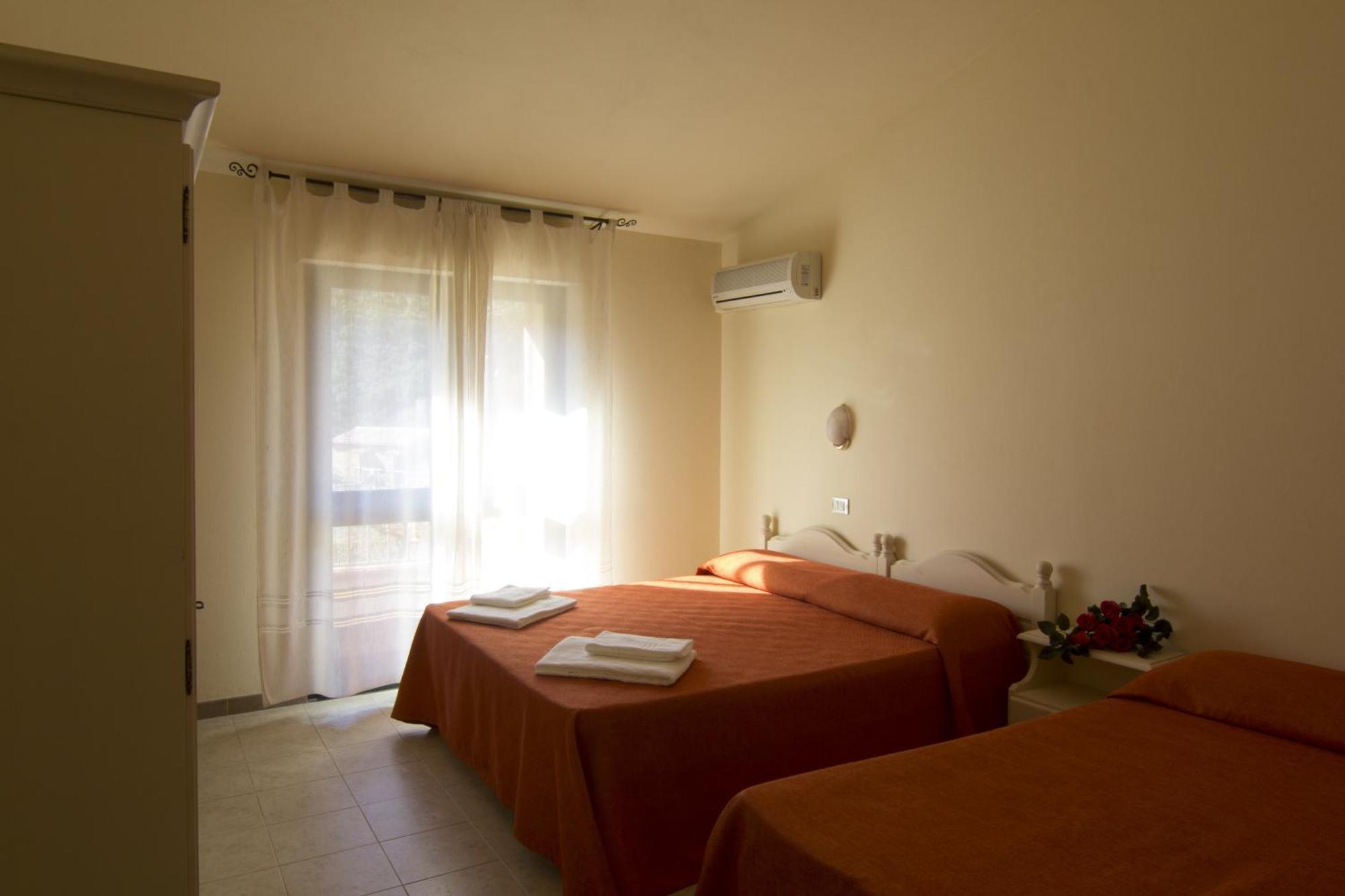 Agriturismo Sa Rocca Iglesias Værelse billede