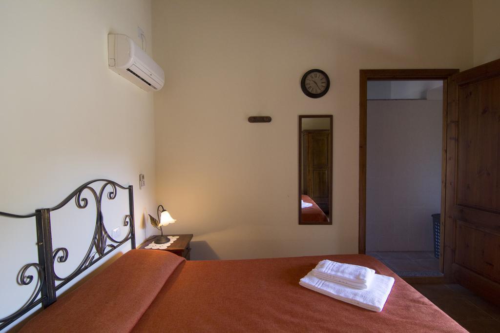 Agriturismo Sa Rocca Iglesias Eksteriør billede